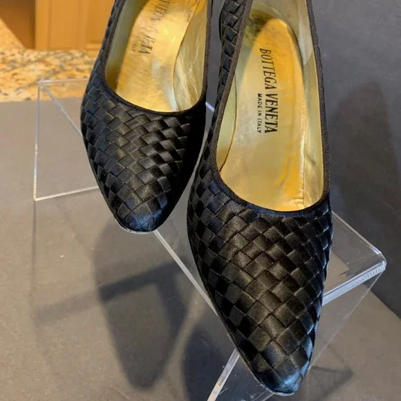 Bottega Veneta Women's Black Classic Vintage Weave Pump. 8.5AA - Picture 5 of 9